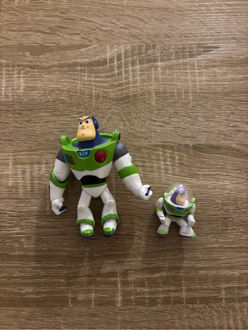 Disney Store Pixar Toy Box Buzz Lightyear action figures